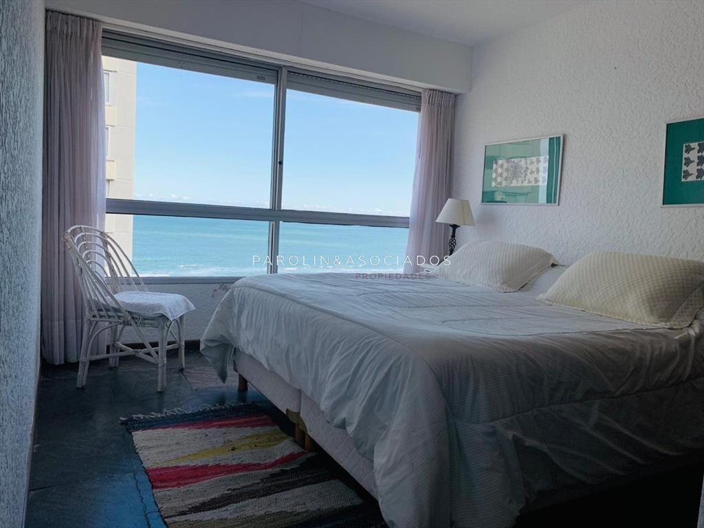 Apartamento de 3 dormitorios en Torres del Plata II, Punta