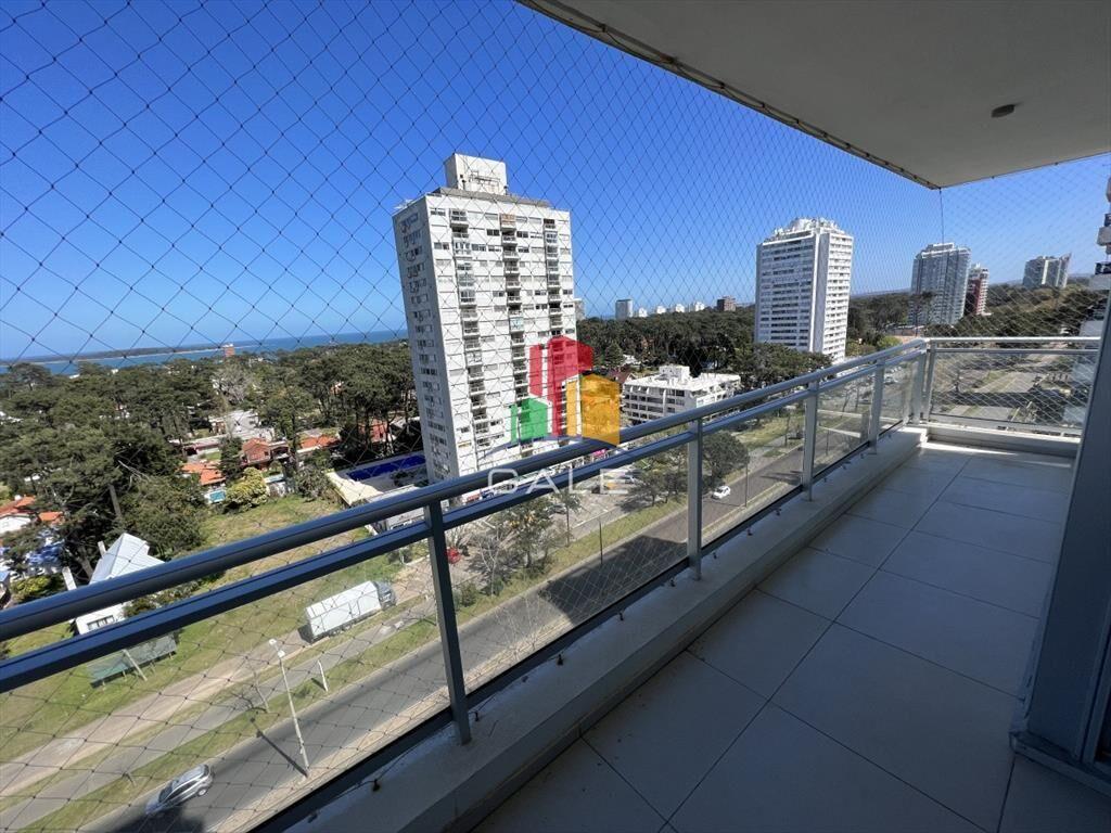 Venta y alquiler anual de apartamento 2 en torre