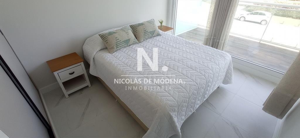 Apartamento en venta, frente al mar, playa mansa, 1 dormito