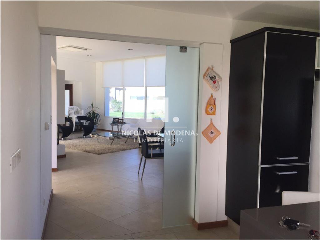 Unico barrio cerrado prox a Playa Mansa