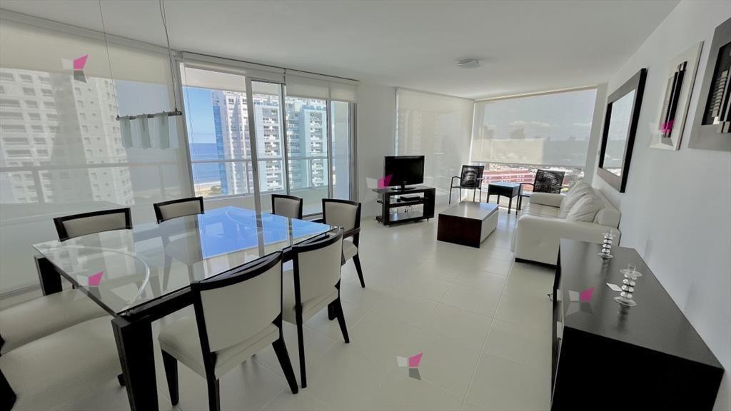 Apartamento en venta - 3 dormitorios + dependencia - Punta