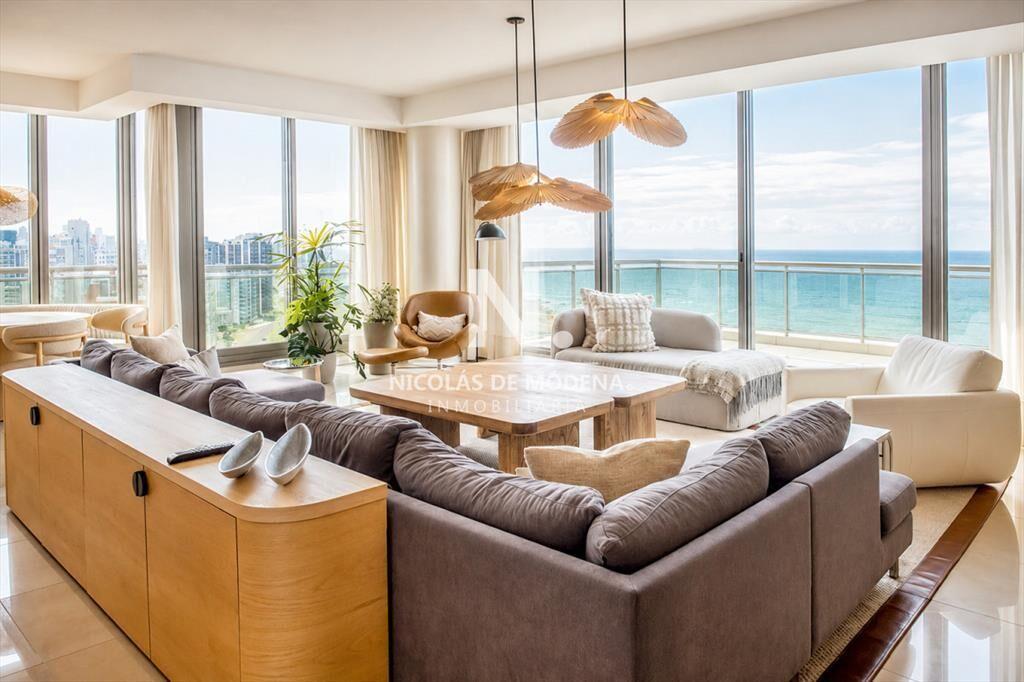 El lujo frente al mar, penthouse en Playa Brava