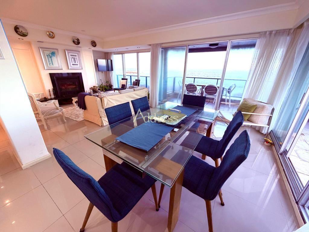 Apartamento en Peninsula, frente al mar, de 3