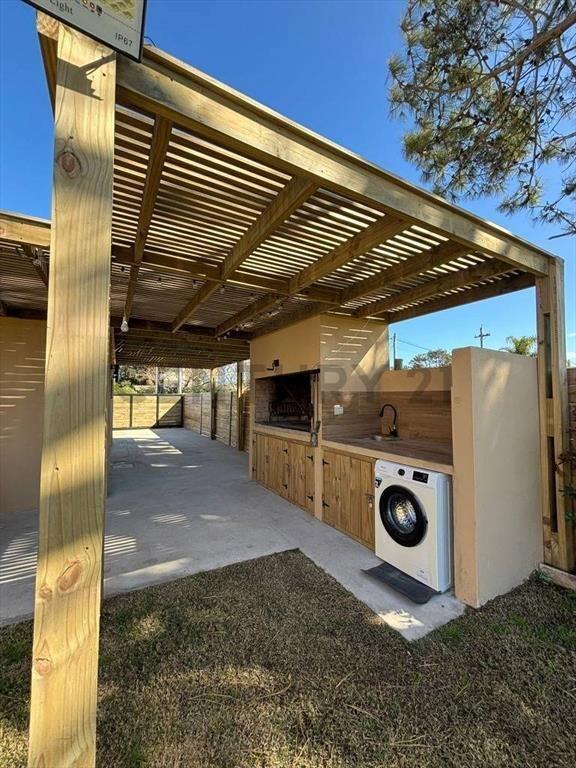 CASA a ESTRENAR PISCINA a metros del mar , 450m2  con ren...
