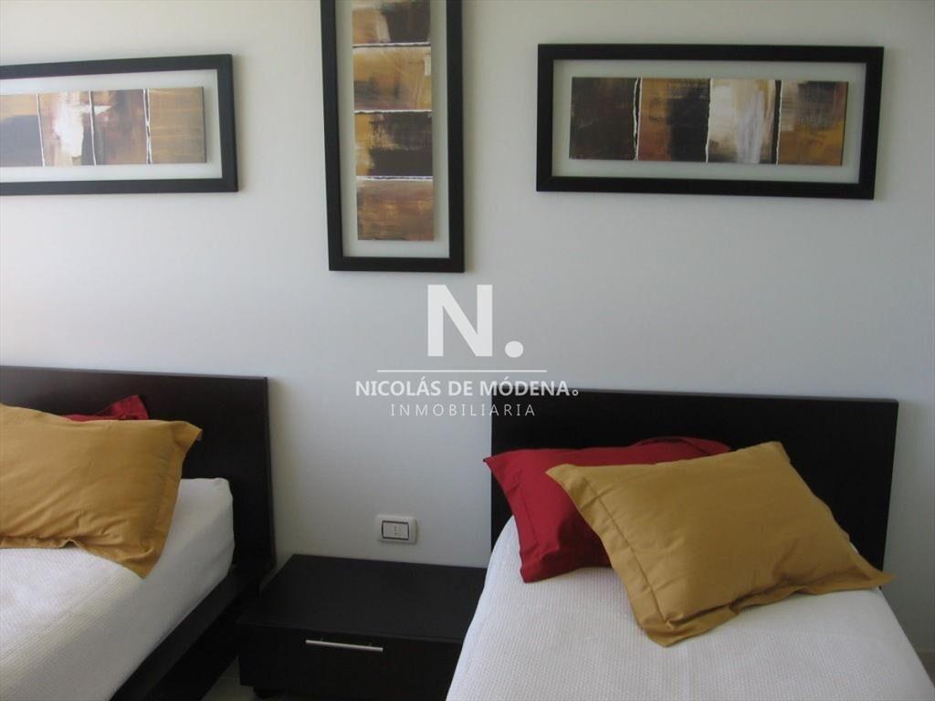 Departamento en torre de categoría, Punta del Este