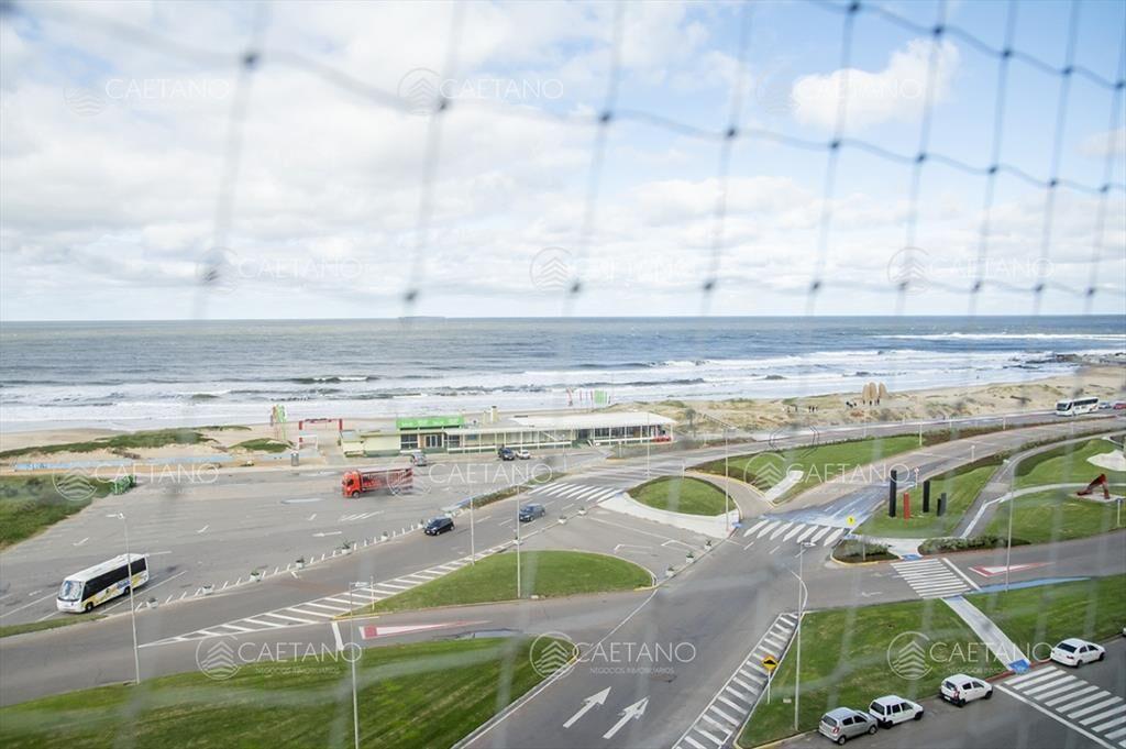 Hermoso departamento en punta del este. Torre Imerpiale.