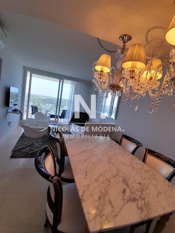 apartamento de 2 dormitorios y 2 baños, ubicado