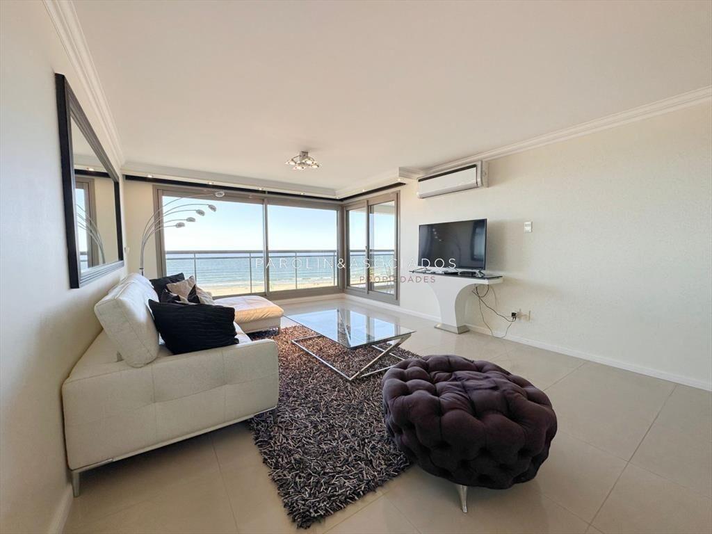 Apartamento de 3 dormitorios en Torre Imperiale,