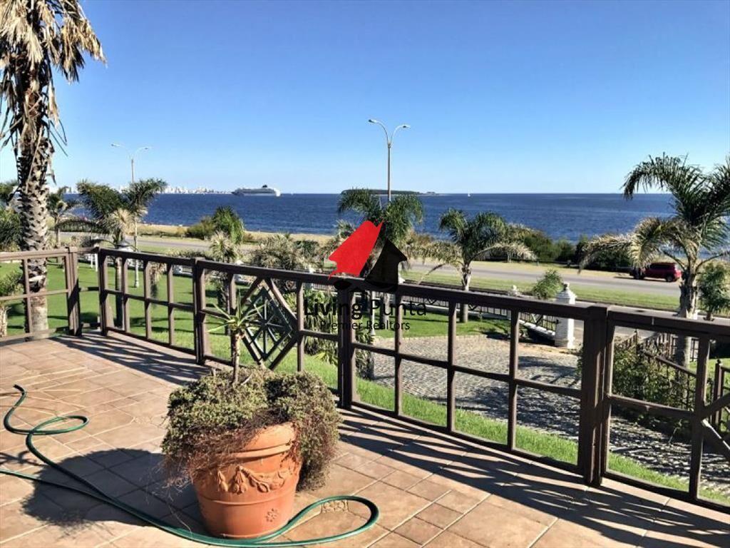 Casa en venta Playa Mansa 4 dormitorios ideal para proyecto