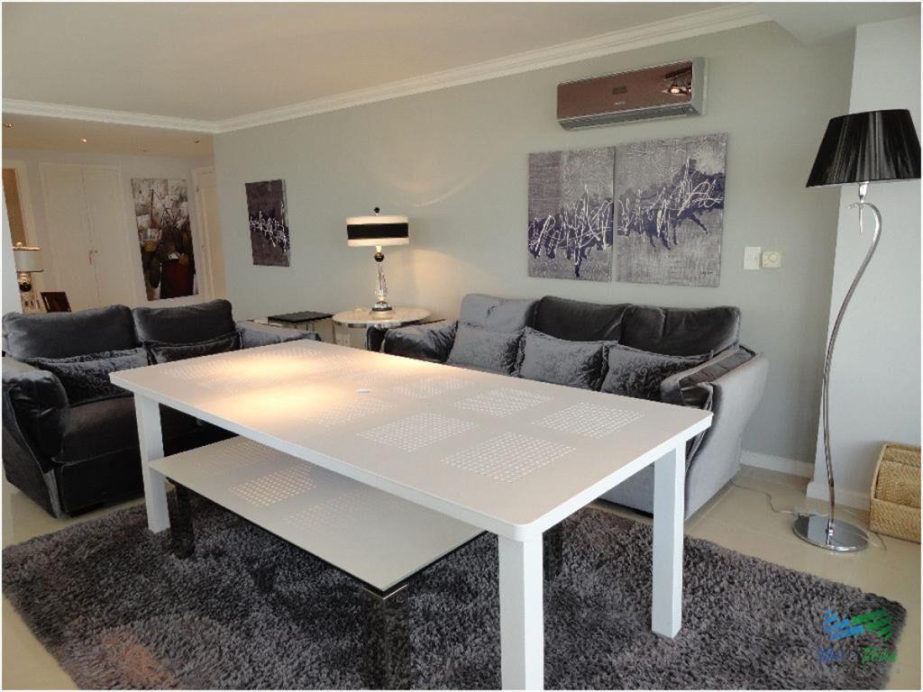 Apartamento en Brava, 3 dormitorios *