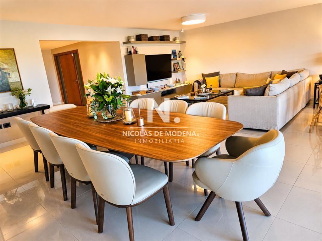 En venta en apartamento de 4 dormitorios con a