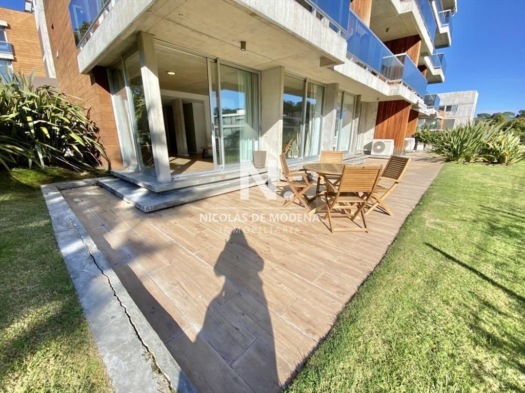 Vende impecable apartamento de 2 dormitorios en