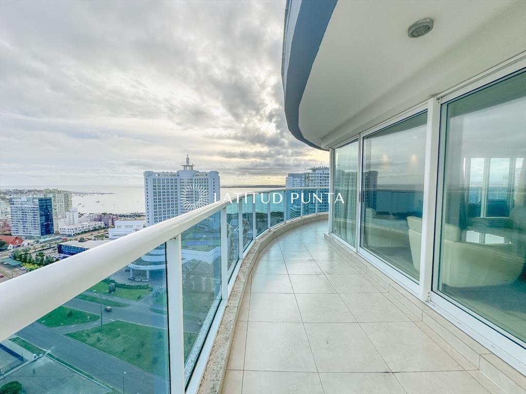 Apartamento de 3 suites más dependencia en Mansa