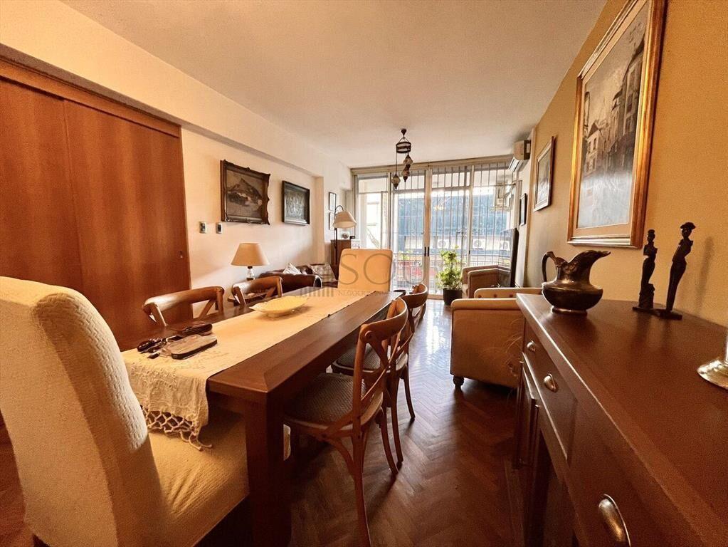 Venta apartamento 3 dormitorios y servicio con Garage en el
