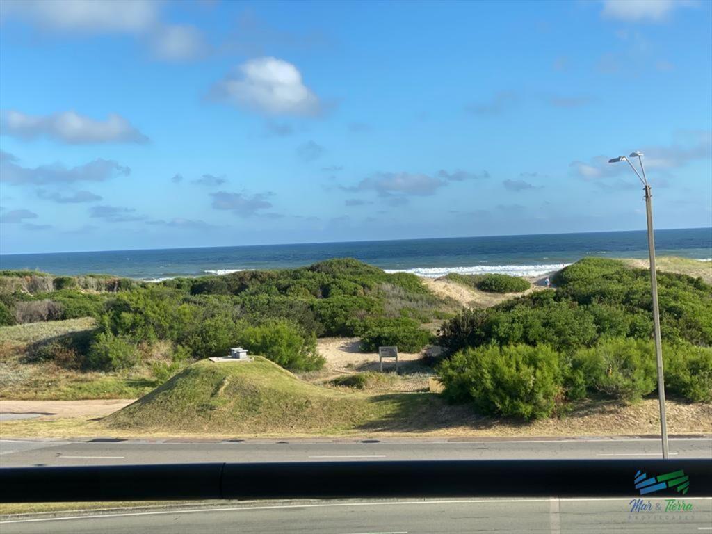 Vendo apartamento 3 dormitorios en brava frente