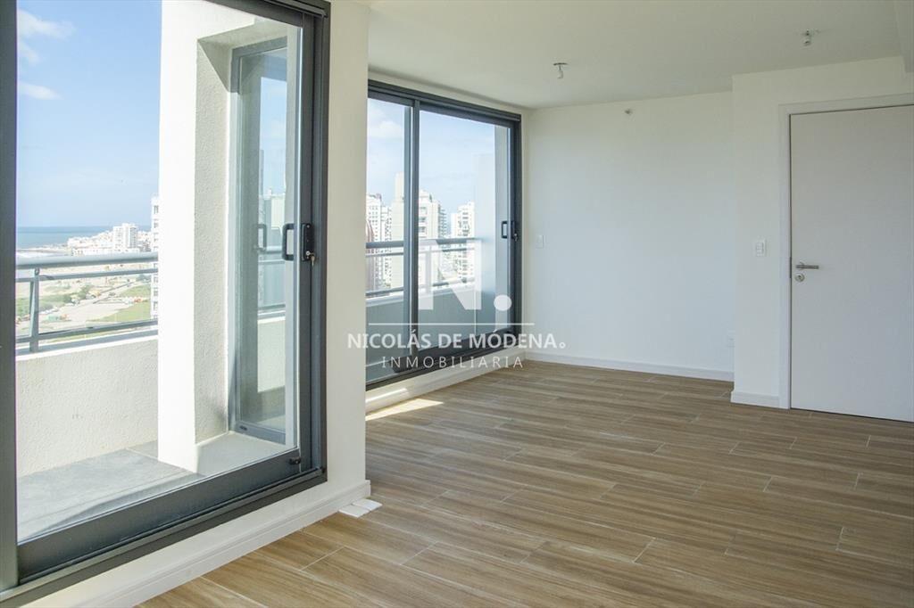 Torre moderna a pasos del mar, dpto de 2 piso