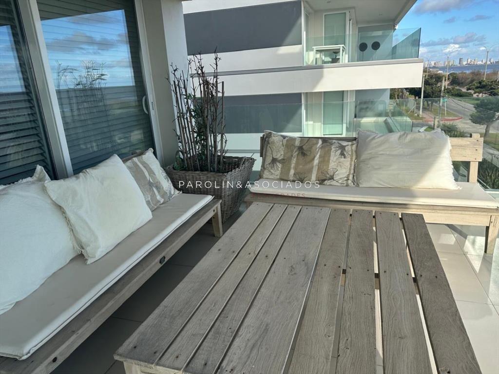 Apartamento en venta con vista al mar en parada