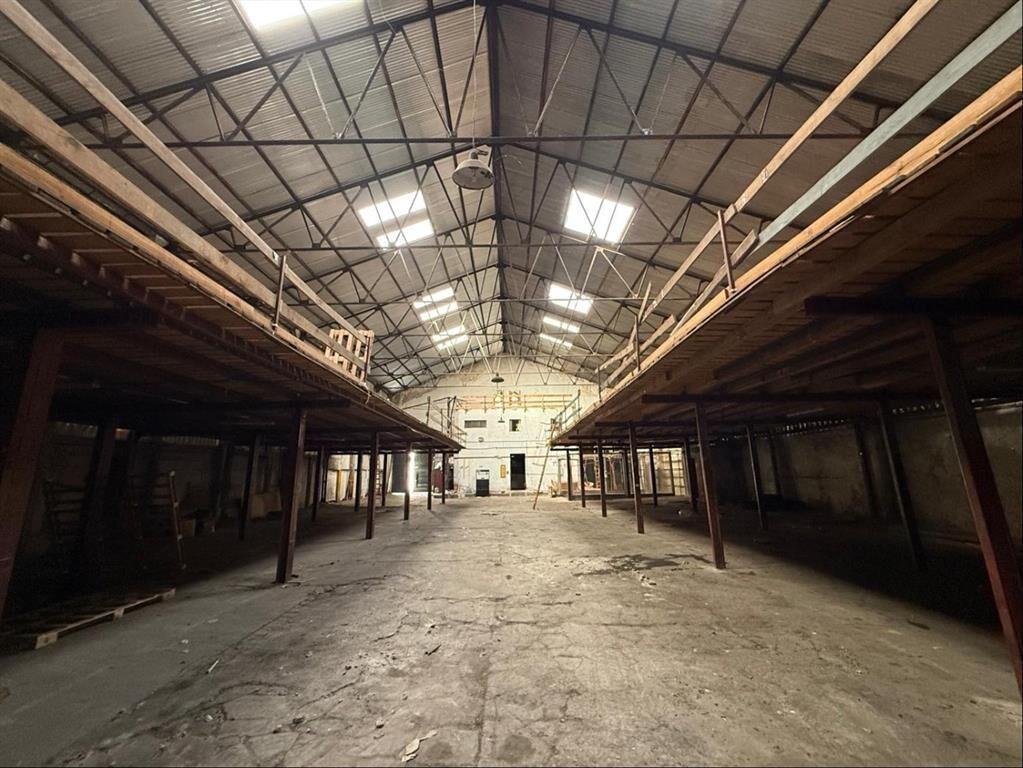 ALQUILER Local industrial de 1300m2 en Aguada