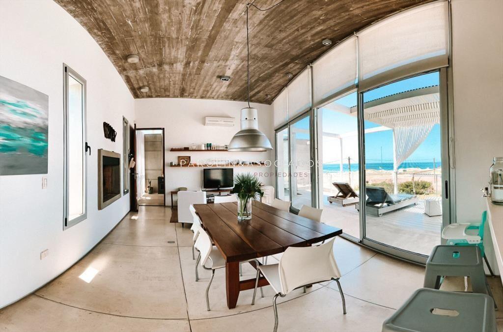 Casa en venta con vista al mar en El Chorro, del