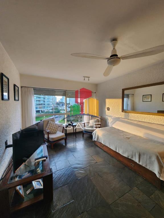 Departamento de 1 dormitorio en venta en complejo