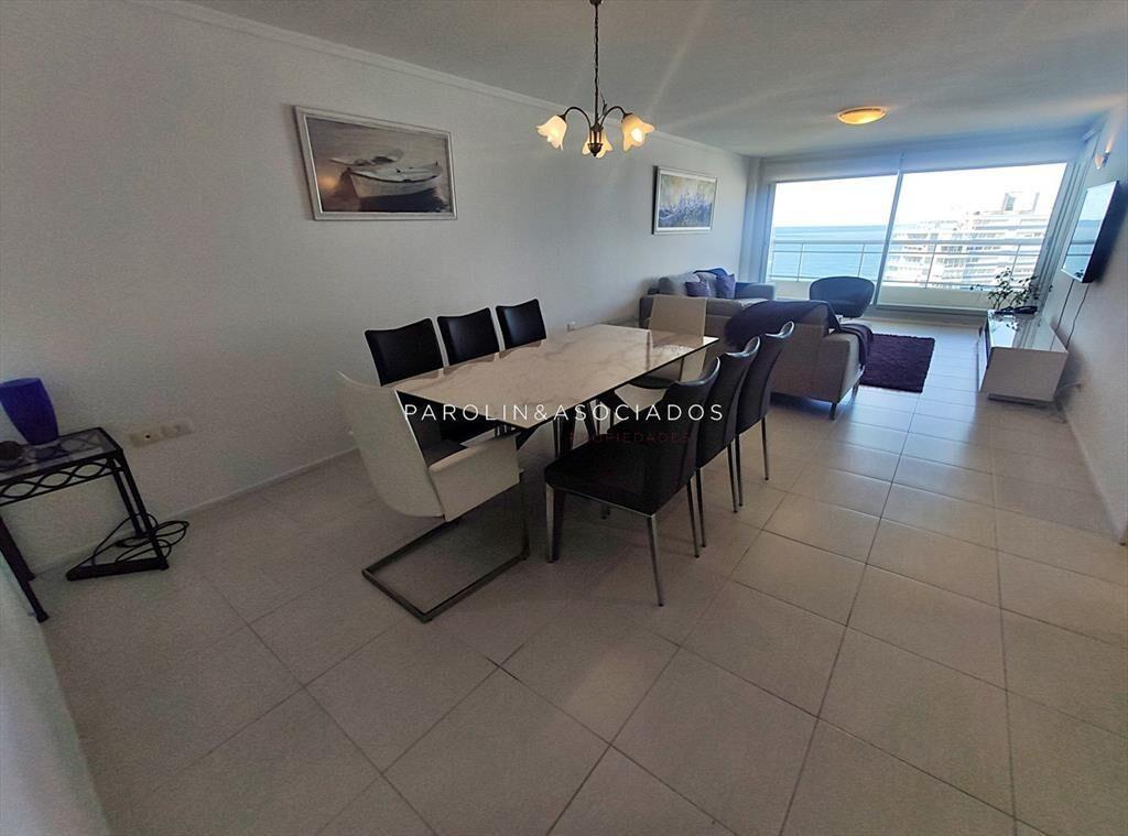 Apartamento en venta a metros de mar en edificio The Forest