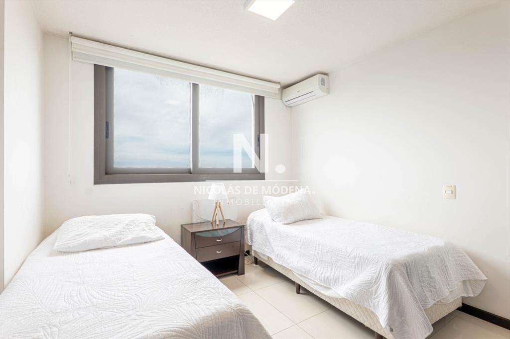 Apartamento en Venta, 2 Dormitorios - Punta del
