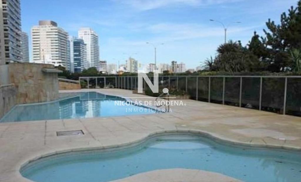 Departamento de 2 dormitorios en Playa Mansa con