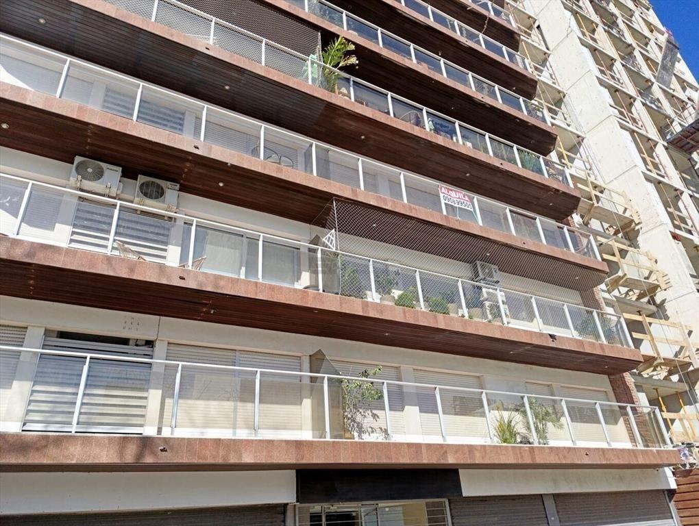 Se alquila Apartamento de 3 dormitorios con balcón en Punta