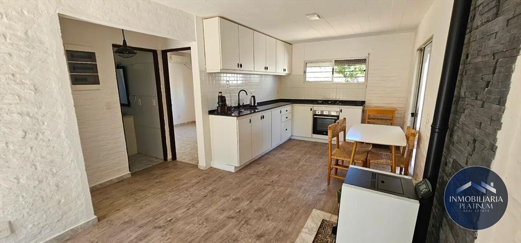 Venta dos casas mismo padron, 3dormitorios, La Floresta.
