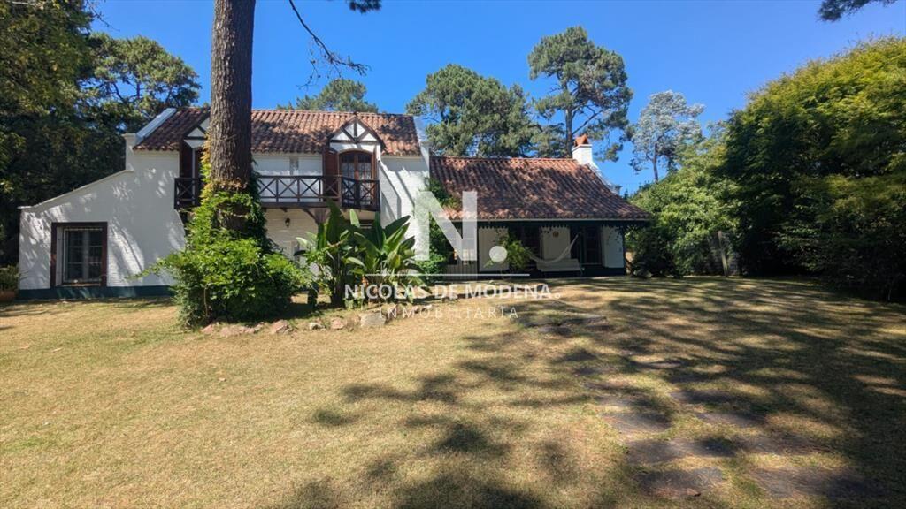 Casa en Mansa de 5 dormitorios - Punta del Este en venta