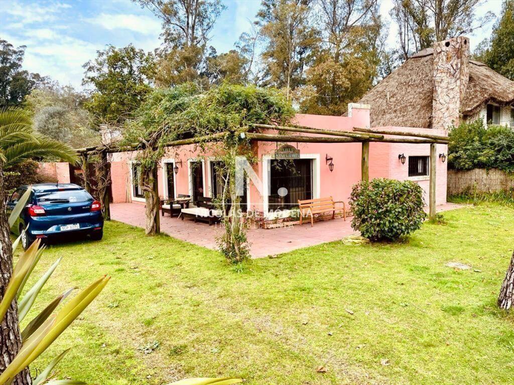 Hermosa casa en zona pinares a metros de la playa
