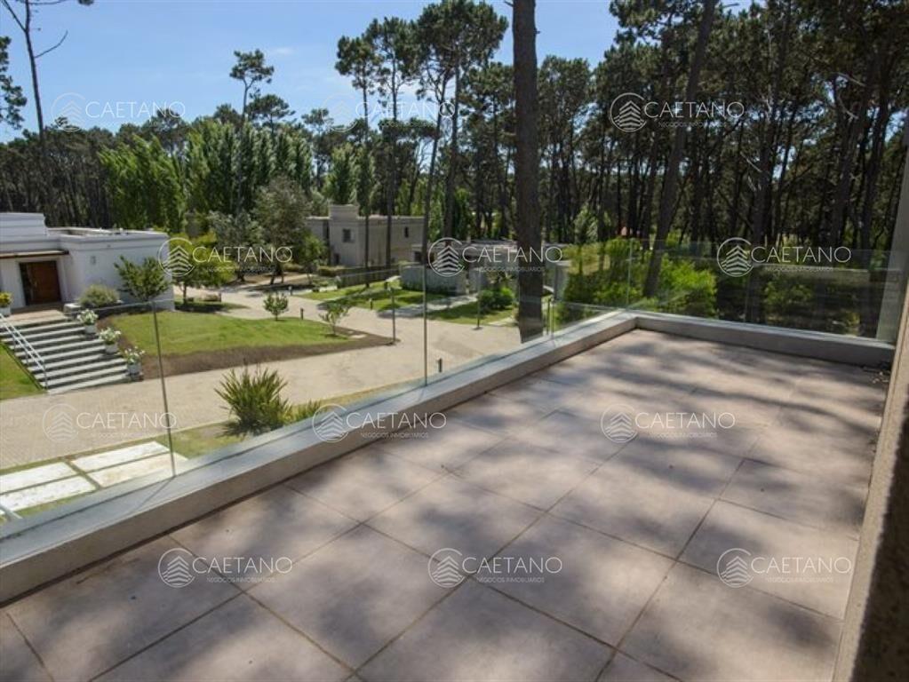ESPECTACULAR CASA EN RINCON DEL INDIO