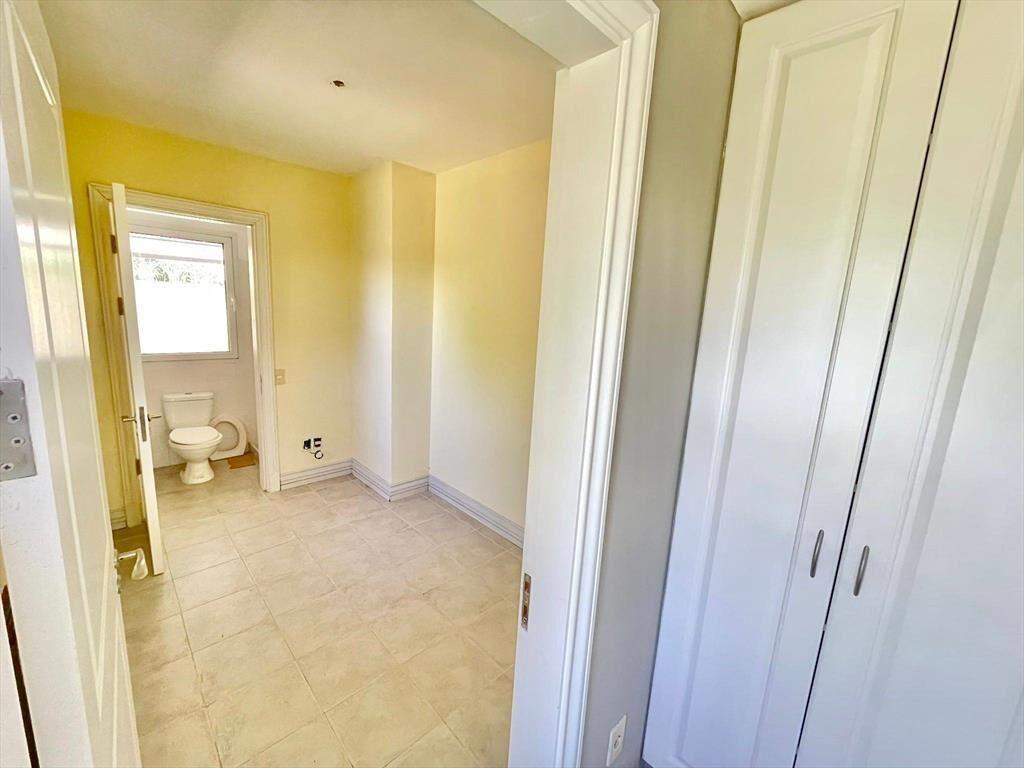 Venta Casa de 4 dormitorios y servicio en Altos de la Tahona