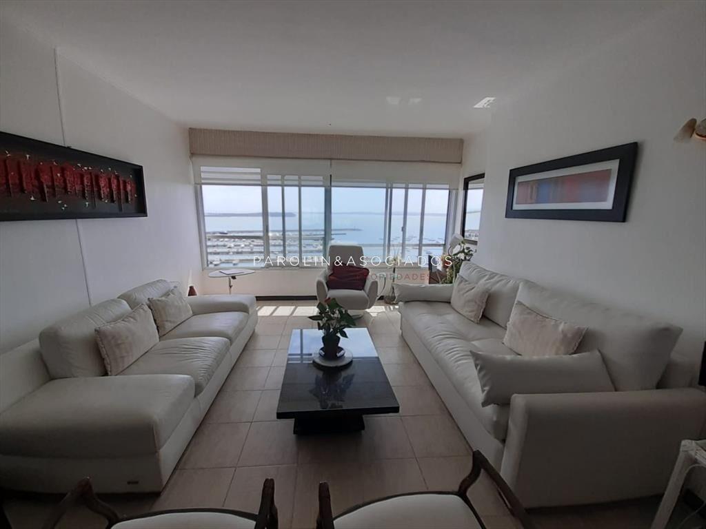 Inmejorable apartamento en venta en Bahía Palace, Punta de