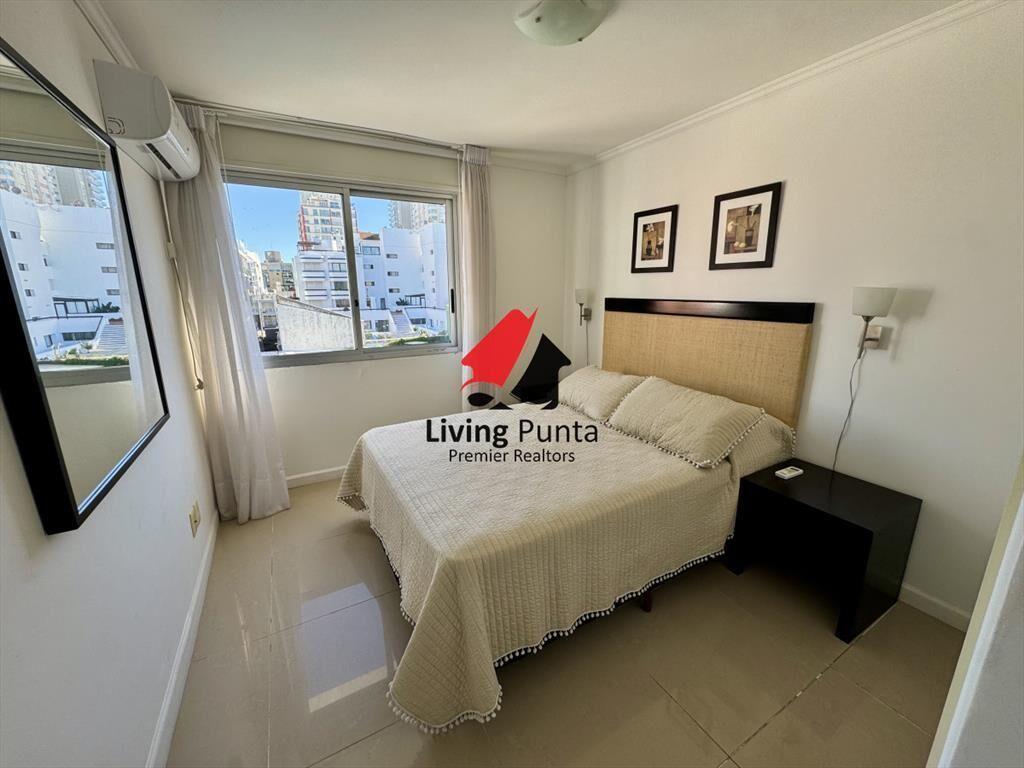 Apartamento en venta en peninsula con parrillero