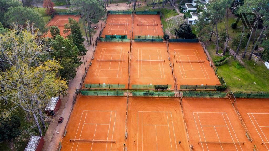 Terreno en venta de 1350m2 ubicado en Solanas