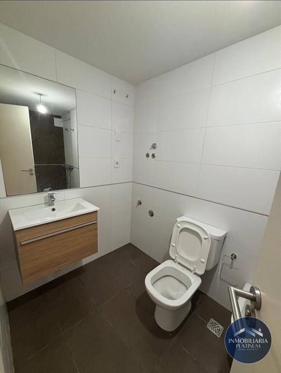 Apartamento en alquiler c/ cochera en Tres Cruces