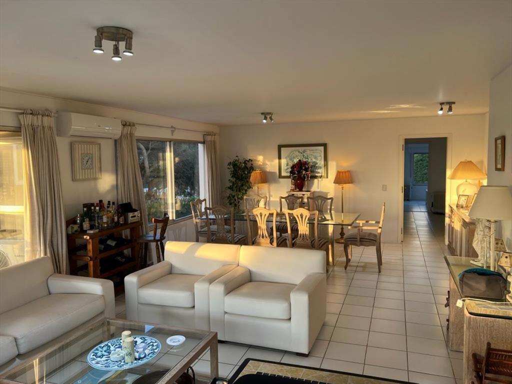 Apartamento  en Mansa.  Frente al mar. Punta del Este