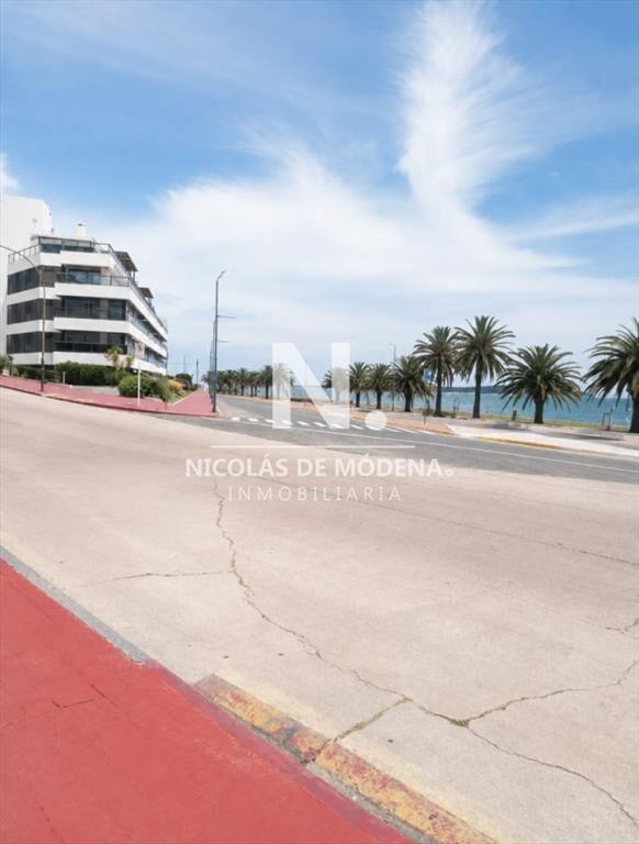 Departamento frente al mar de 3 dormitorios en