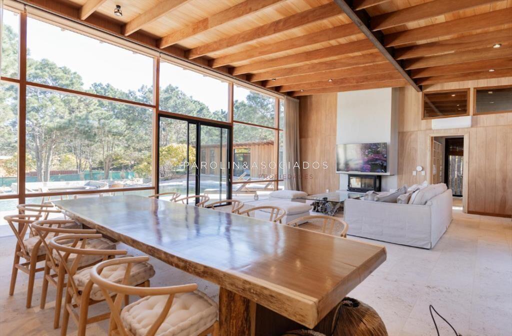 Casa en Venta de 5 Dormitorios en Laguna