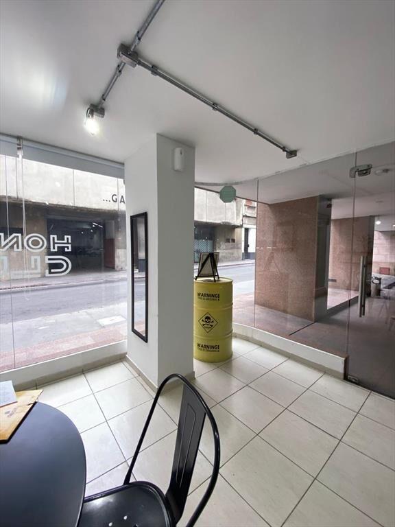 Venta oficina 33 m² con renta en Ciudad Vieja