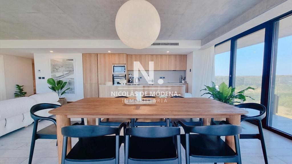 Apartamento piso bajo Surfside, 3 suites + den