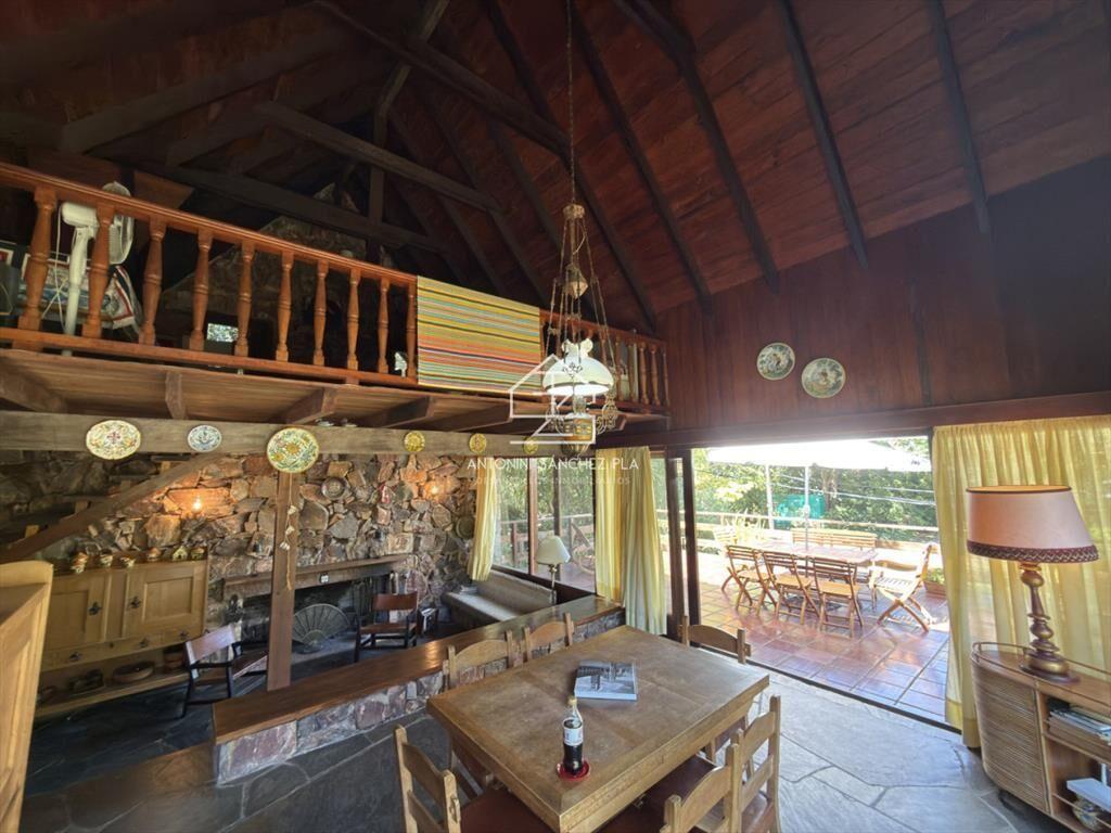 Casa en venta de 3 dormitorios en exclusivo golf