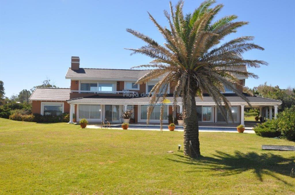 Hermosa casa en primra linea del mar, playa en -