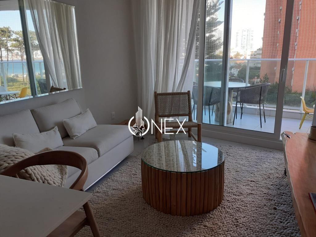 Venta apartamento de 2 dormitorios y 2 baños con