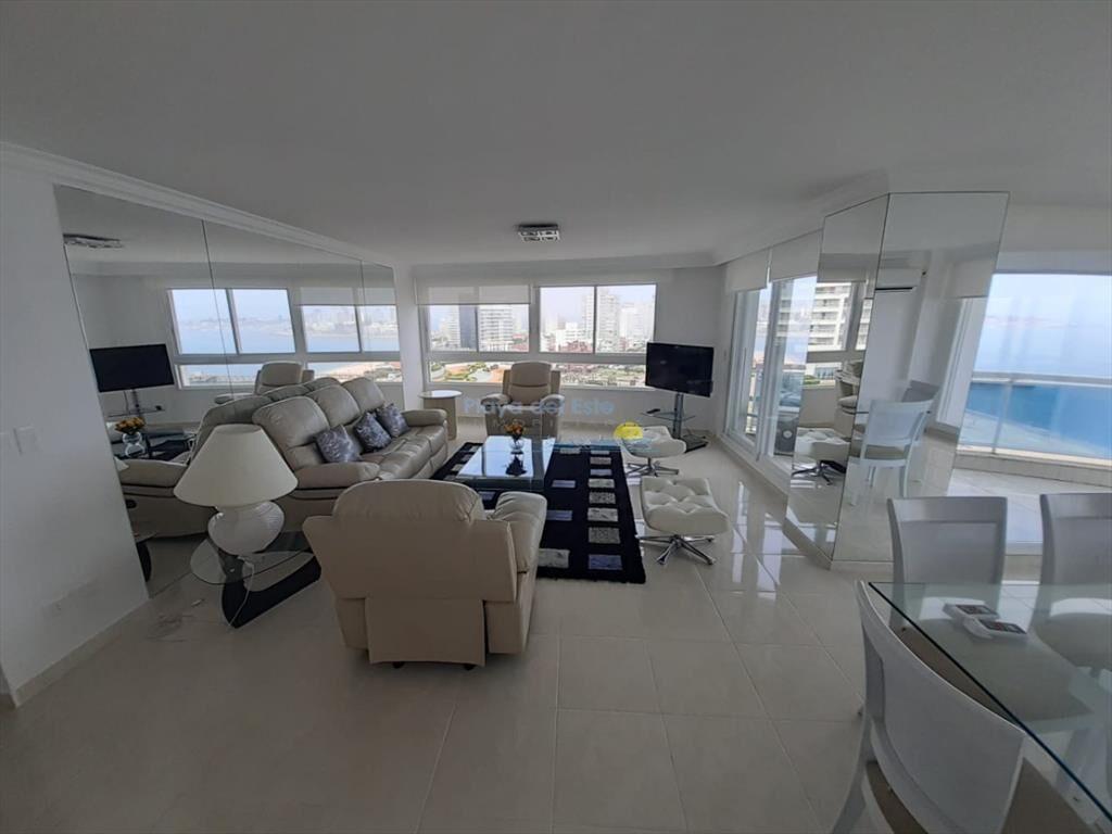 Apartamento en Venta de 3 Dormitorios en Punta ,