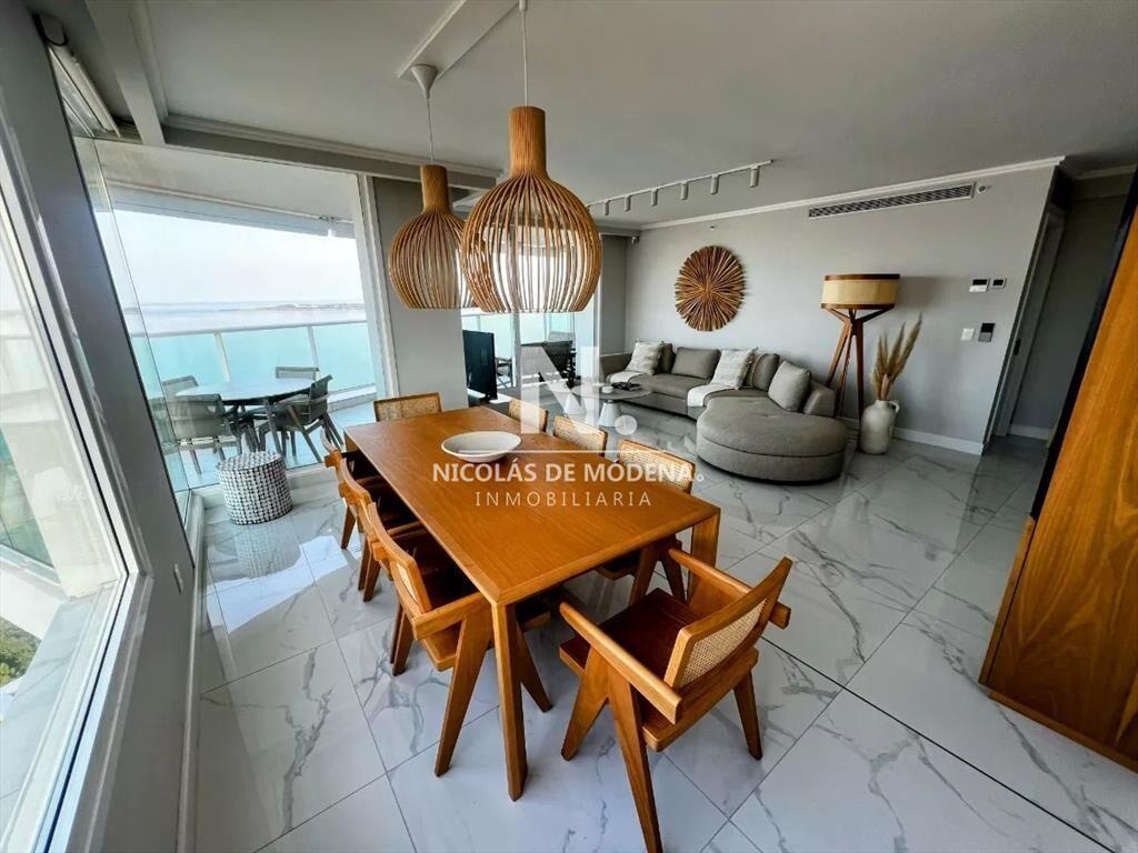 Apartamento en venta 4 dormitorios en Playa Punta