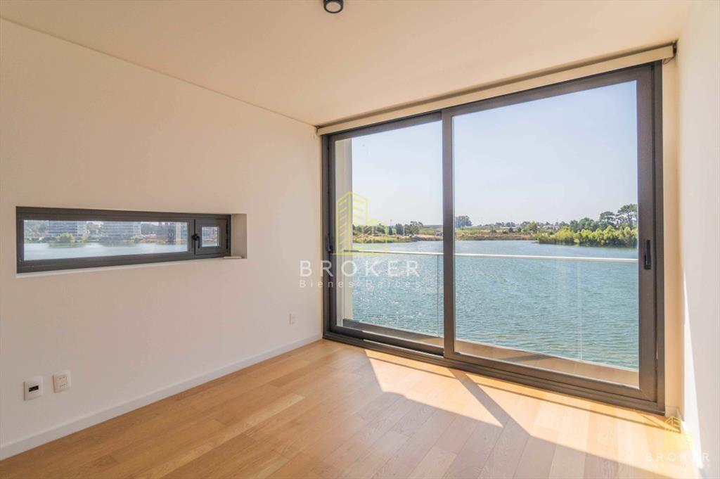 Venta Casa 3 Dormtorios En Carrasco frente al