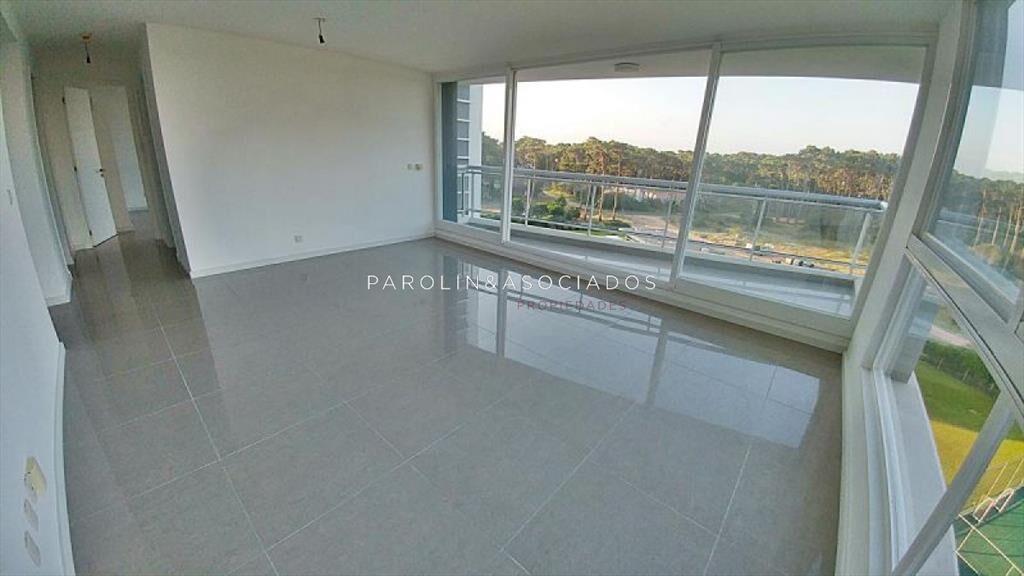 Apartamento en venta de 1 dormitorio en Torre One, Punta de
