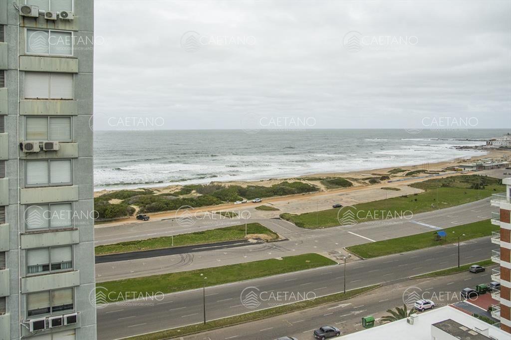 Apartamento en Venta de 3 dormitorios en parada 2